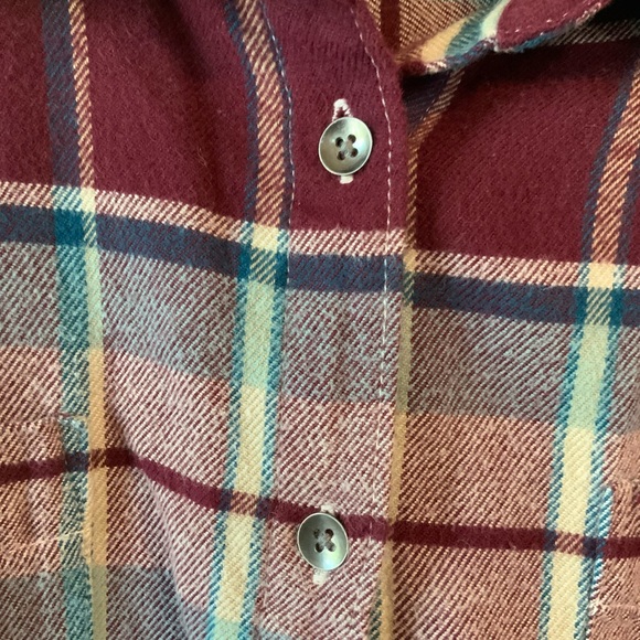 Woolrich cotton flannel button down size Large - Picture 3 of 5